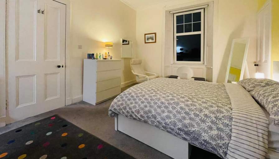 Oriya's room