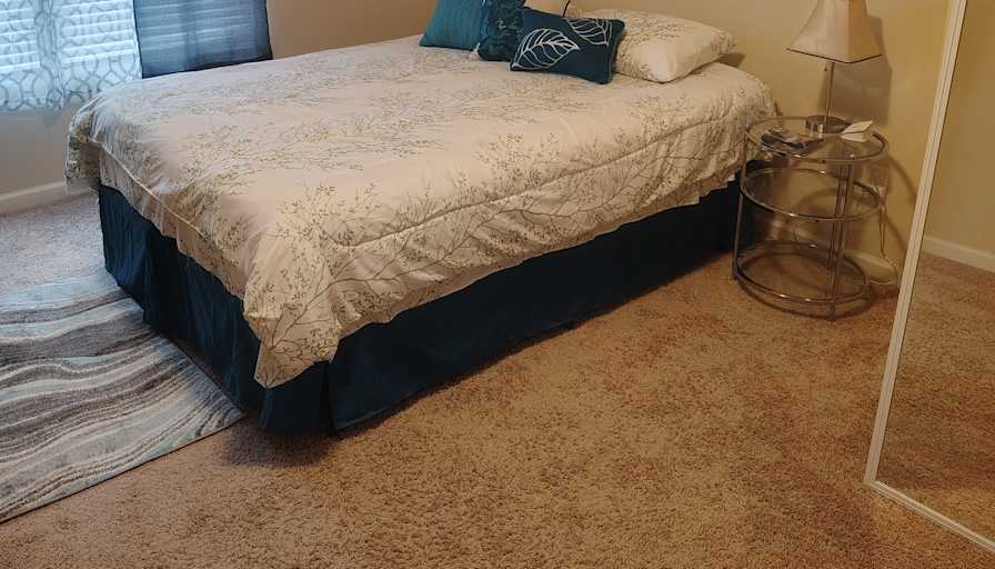 Dee's room