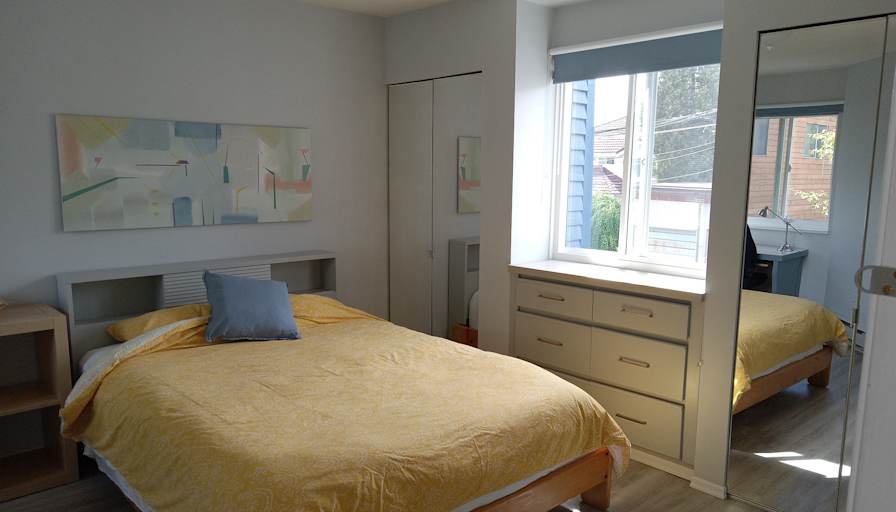 Dee's room