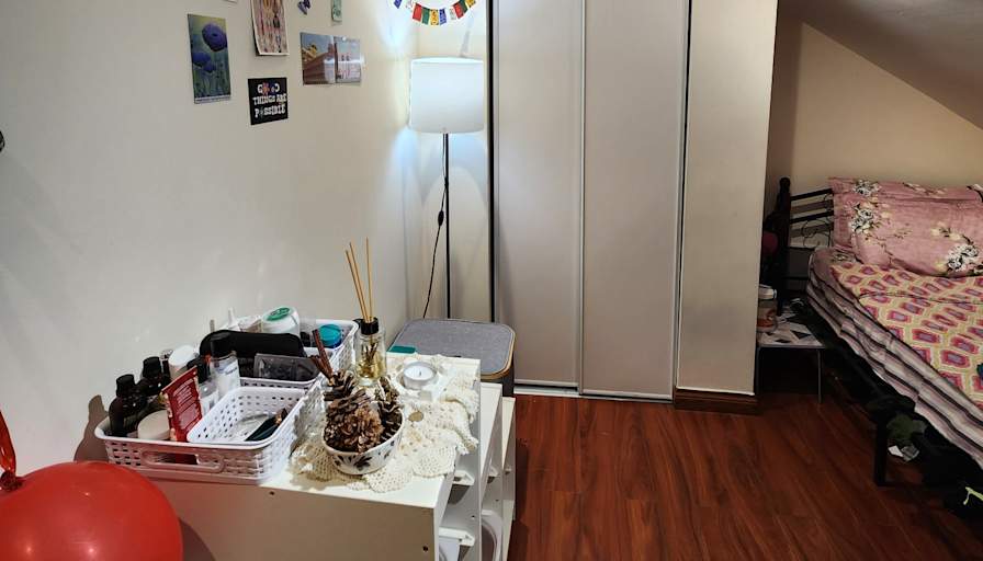 Jon Doe's room