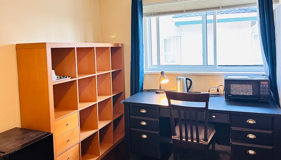 sandy's room