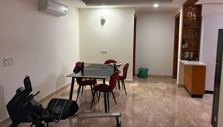 Manoj Kumar reddy Dinne's room