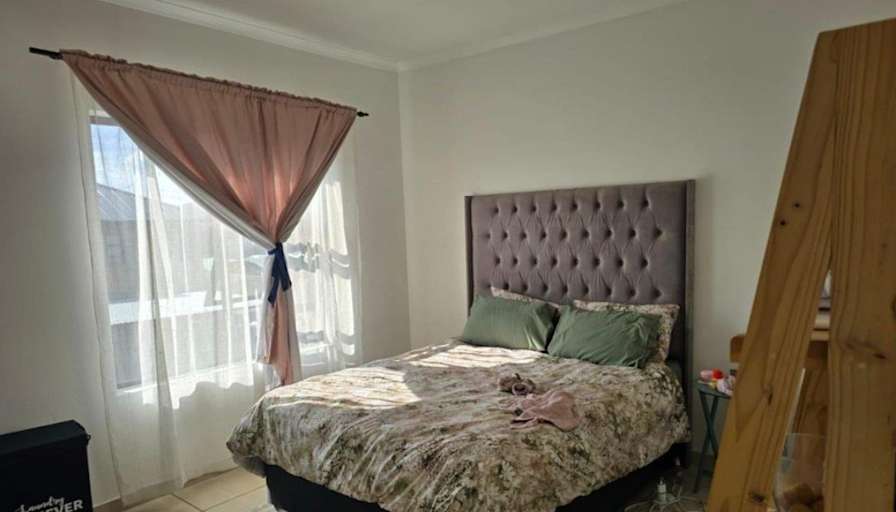 Anthonio's room