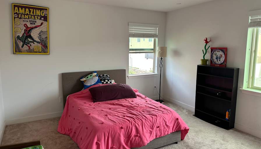 Damien D's room