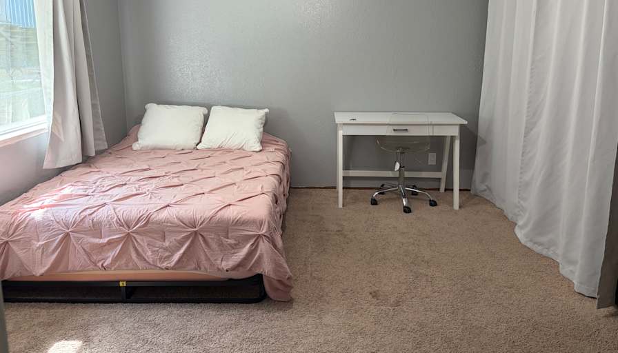 Lisa's room