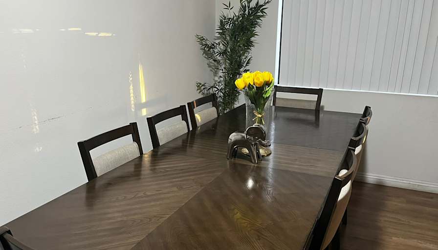 Yoo Kim's room