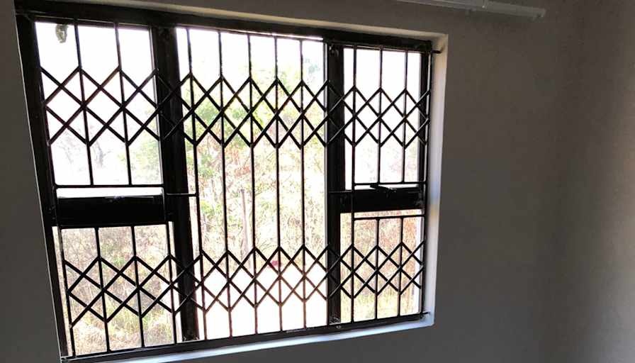 Lee's room