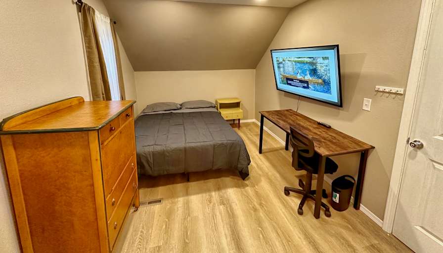 Nate Hurwitz's room