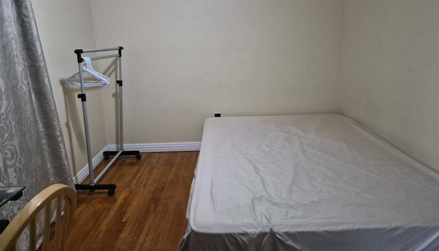 Mea  Kyong Shin's room