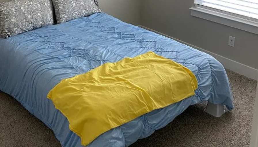 Bina Benavides's room