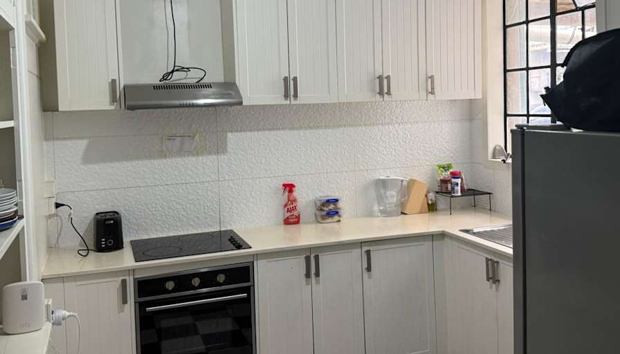 Heu Leung's room