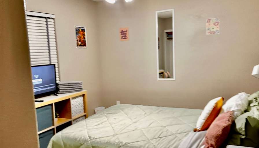 TheOakVista's room