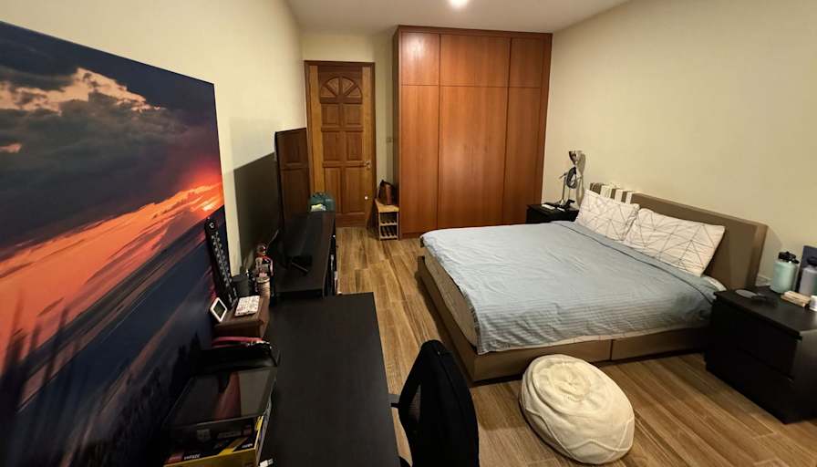 Alexis's room