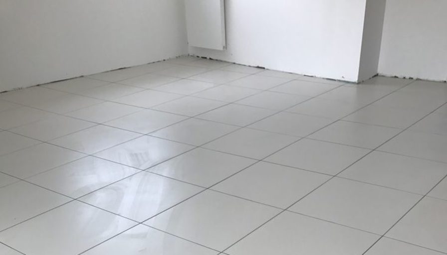 Llwazi hadebe's room