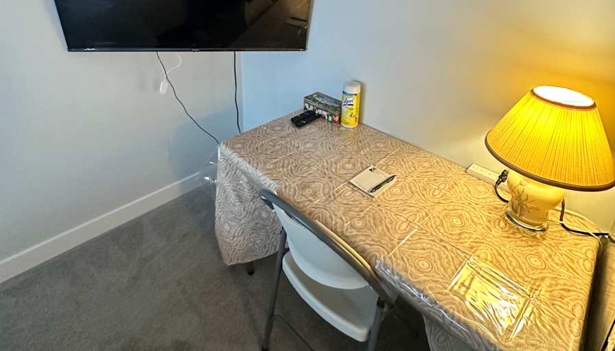 Carlos's room