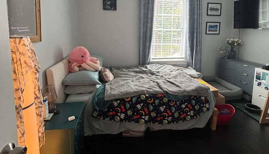 Ash's room