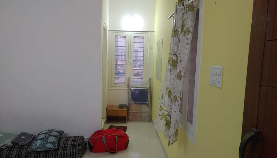 Naveen K N's room