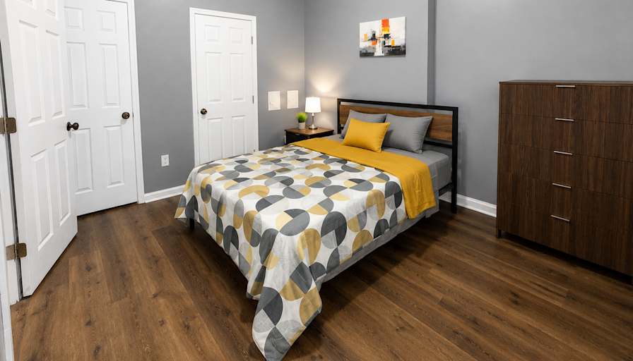 Chelseas Comforts's room