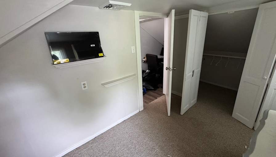 Stewart Bell's room