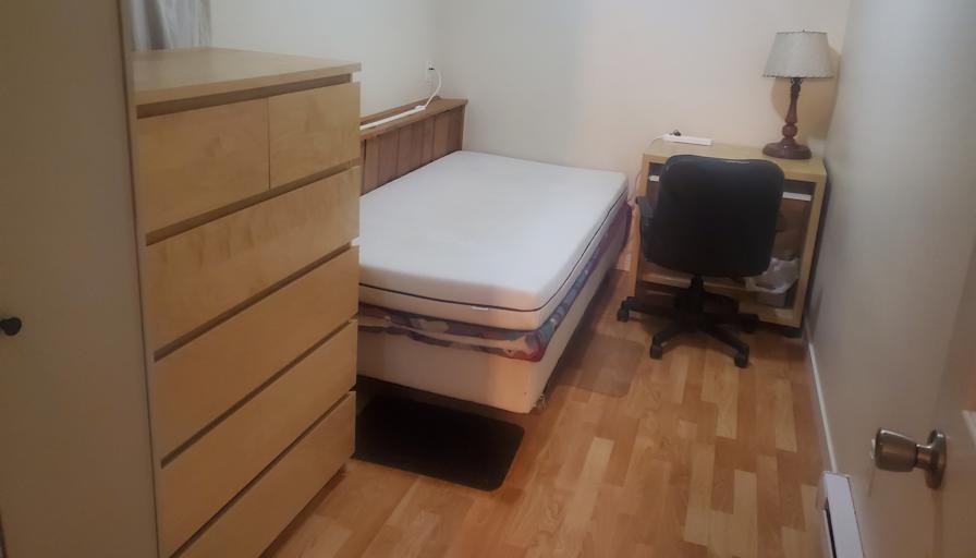 Usman/Manny's room