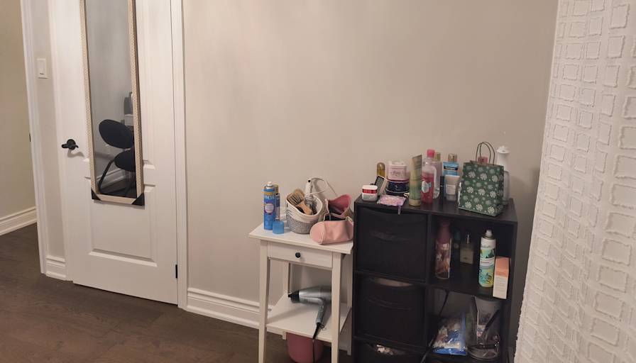 Goli's room