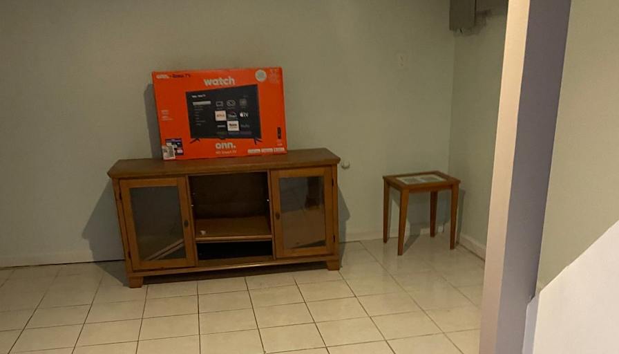 Ken's room