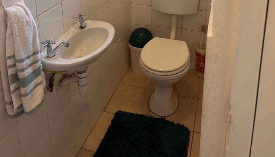 Vernon's room