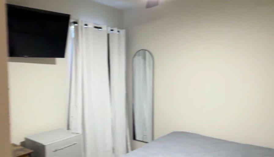 Pavo Real Properties's room