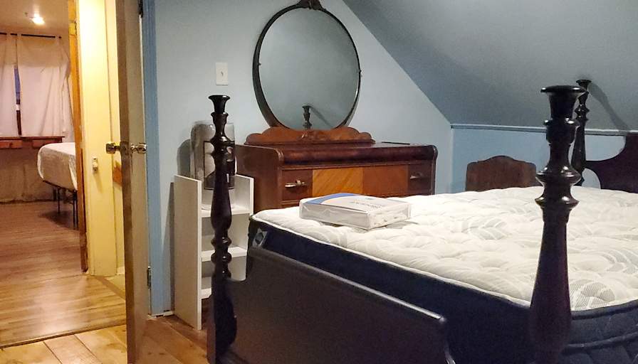 Leonore's room