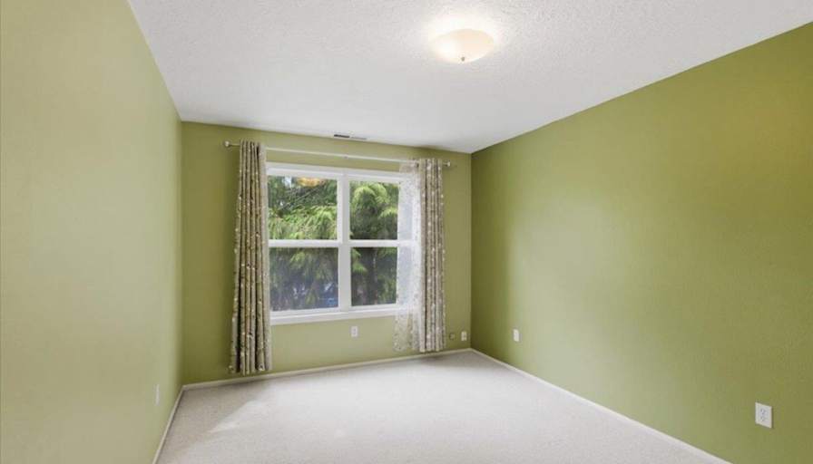 Reyna's room