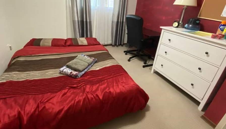 Jun's room