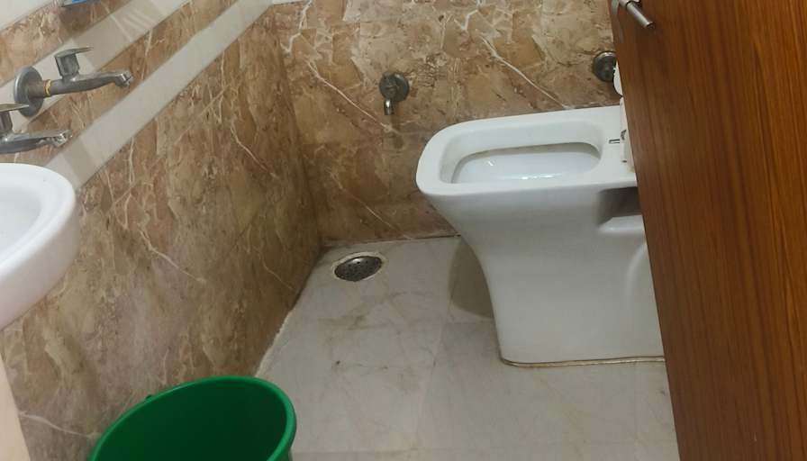 Amber gupta's room