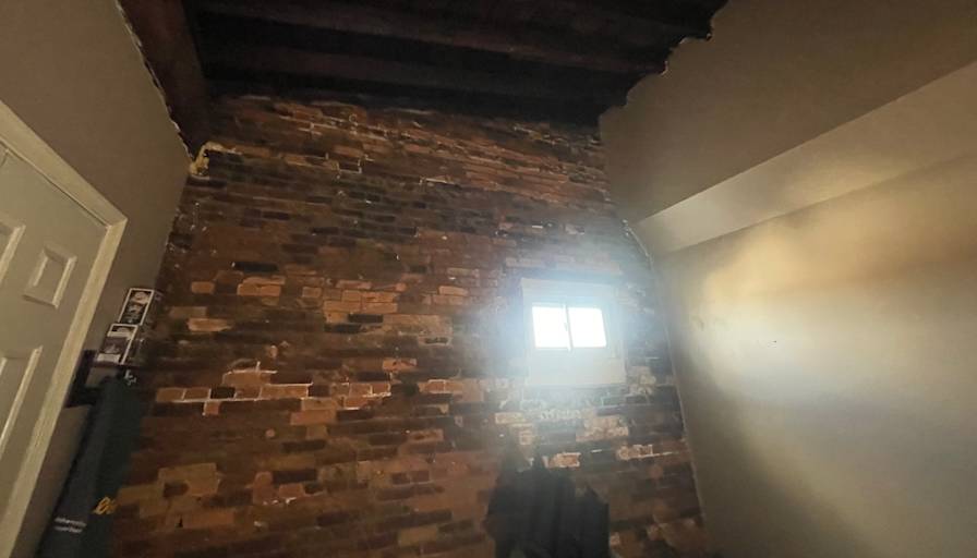 Gen's room
