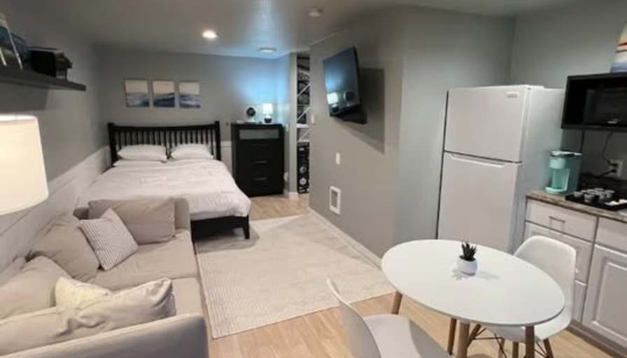 Yoni's room