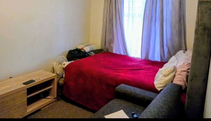 Valentia Hendricks's room