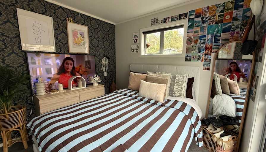 Cate's room