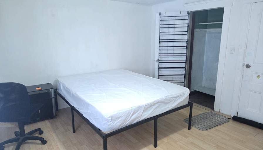 Ernesto's room