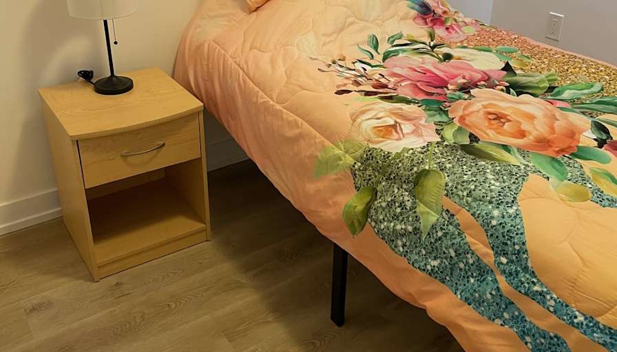 Mona's room