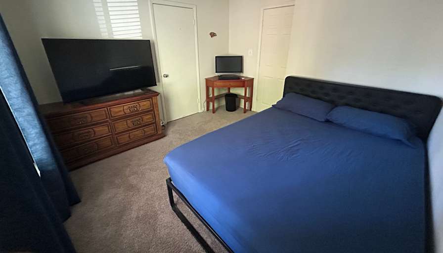 Jo's room