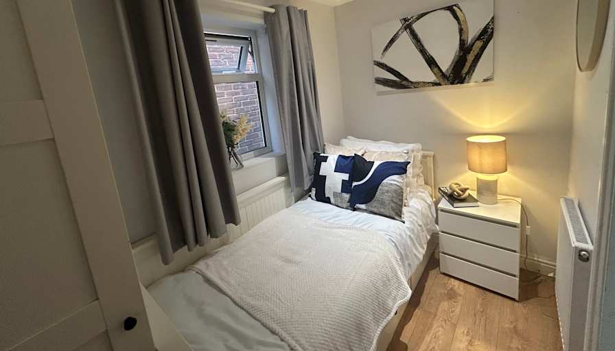 Naomi's room