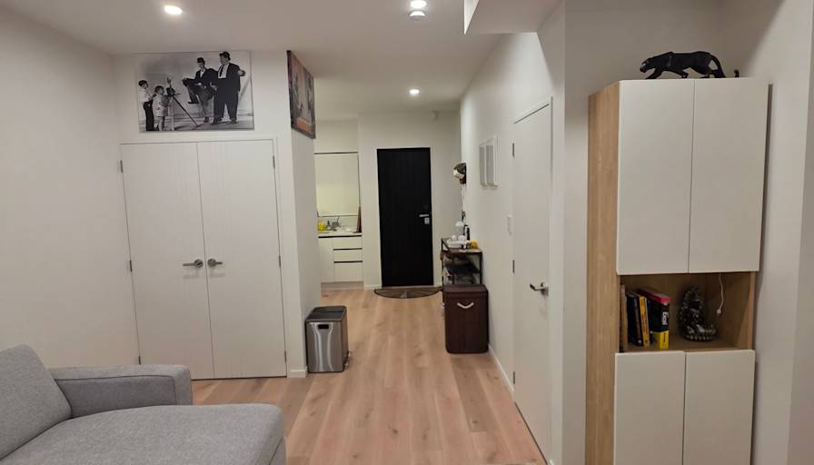 Aram Nikpai's room