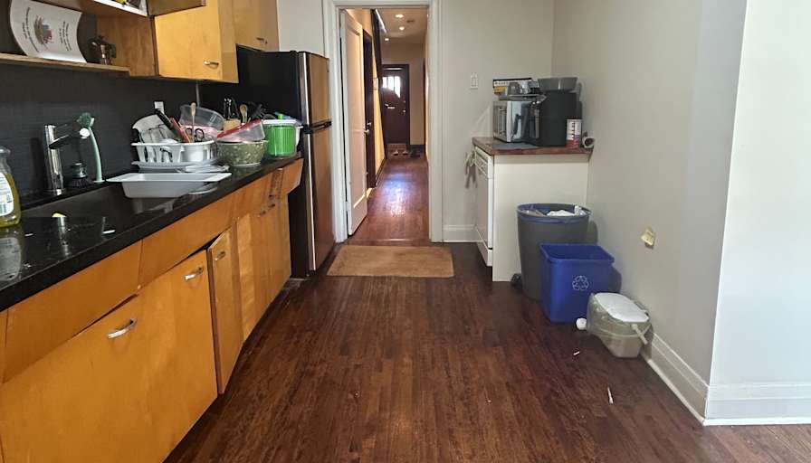 Lee's room