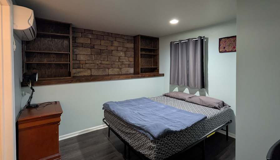 Pornin's room