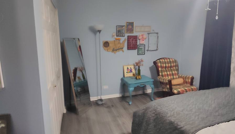 Aksa R.'s room