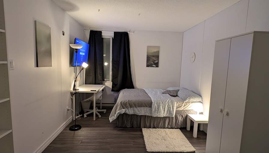 Serdar's room