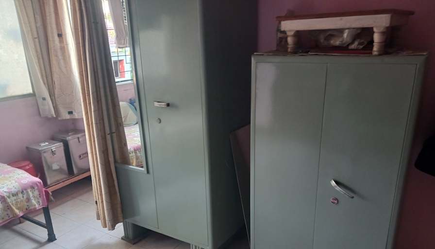 makarand's room