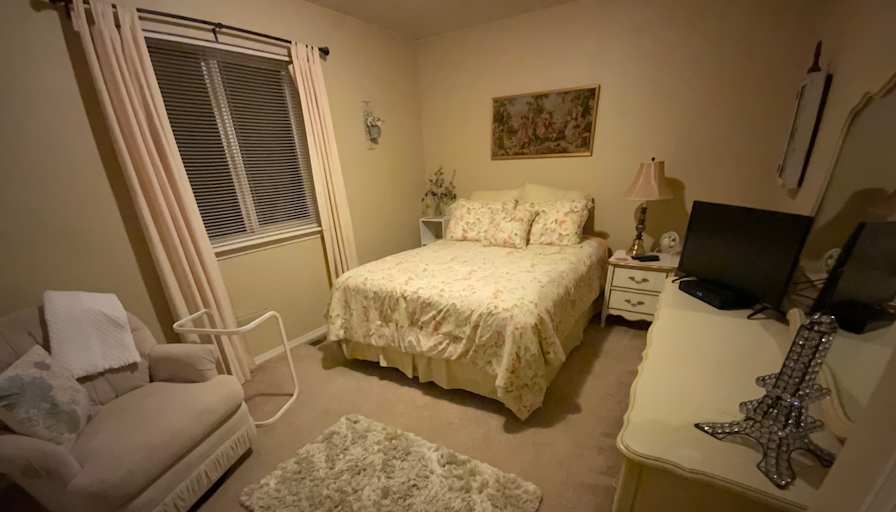 Dee's room