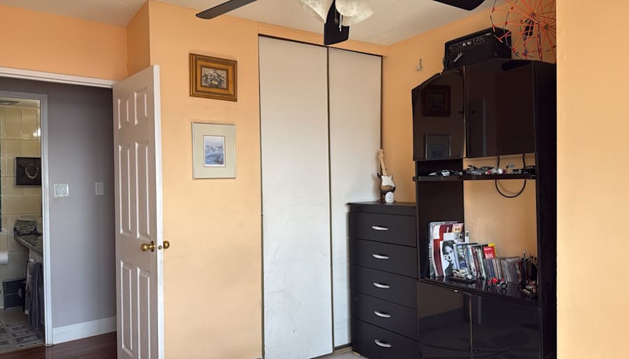 Marina Uriostegui Vargas's room