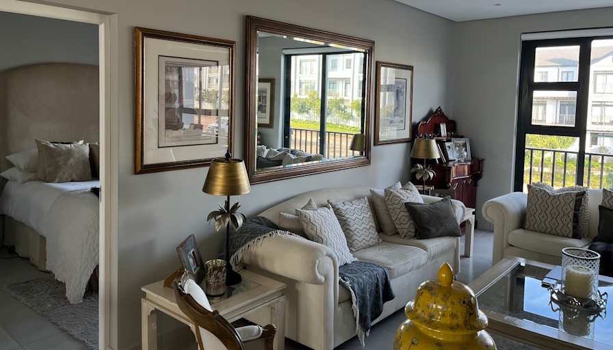 JAMES THOMPSON's room