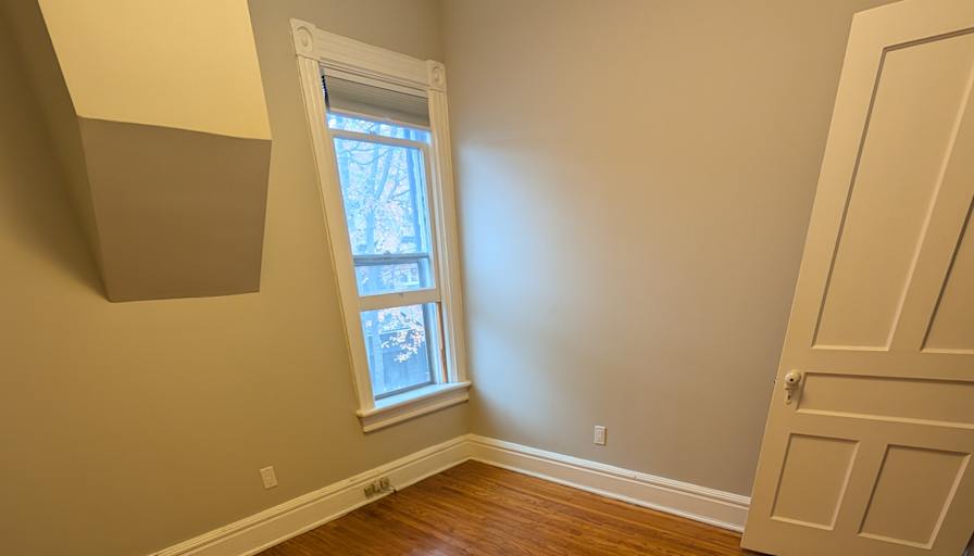 Lynda's room